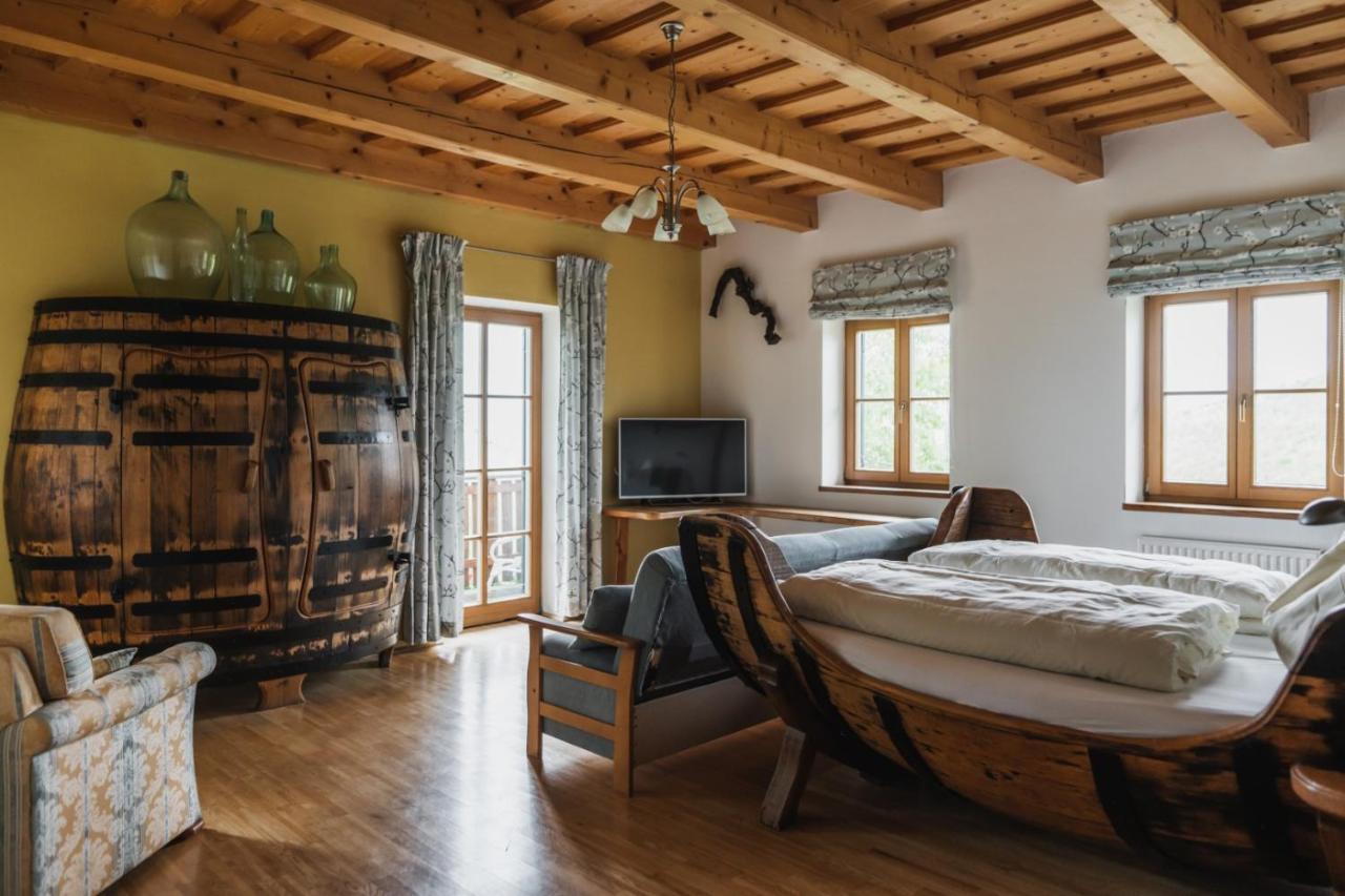 Weingut Koegl Bed & Breakfast Ratsch an der Weinstrasse Exterior photo